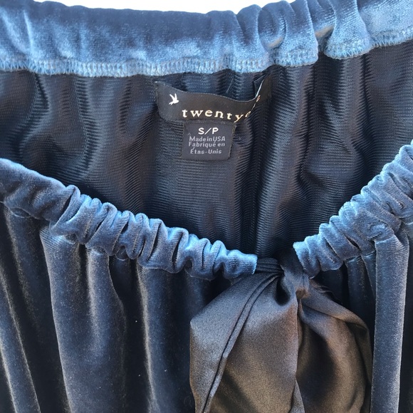 Forever 21 Velvet Tie Top NWT! Real Tunic Bow - Picture 3 of 6